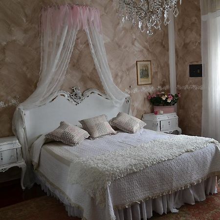 Le Bouganville Apartment Desenzano del Garda Værelse billede