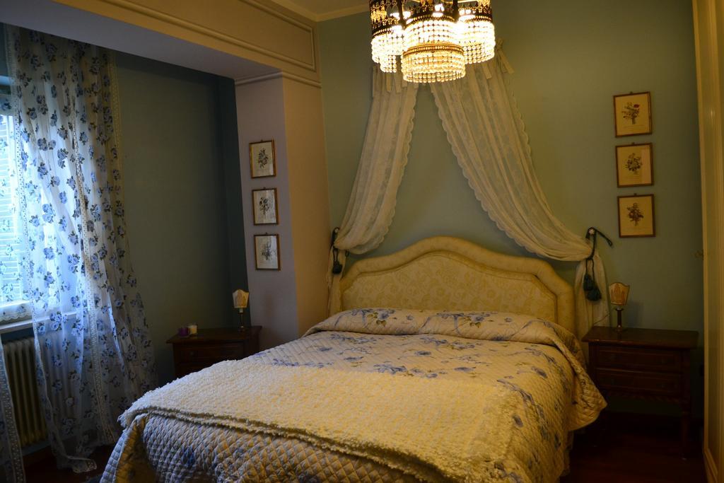 Le Bouganville Apartment Desenzano del Garda Værelse billede